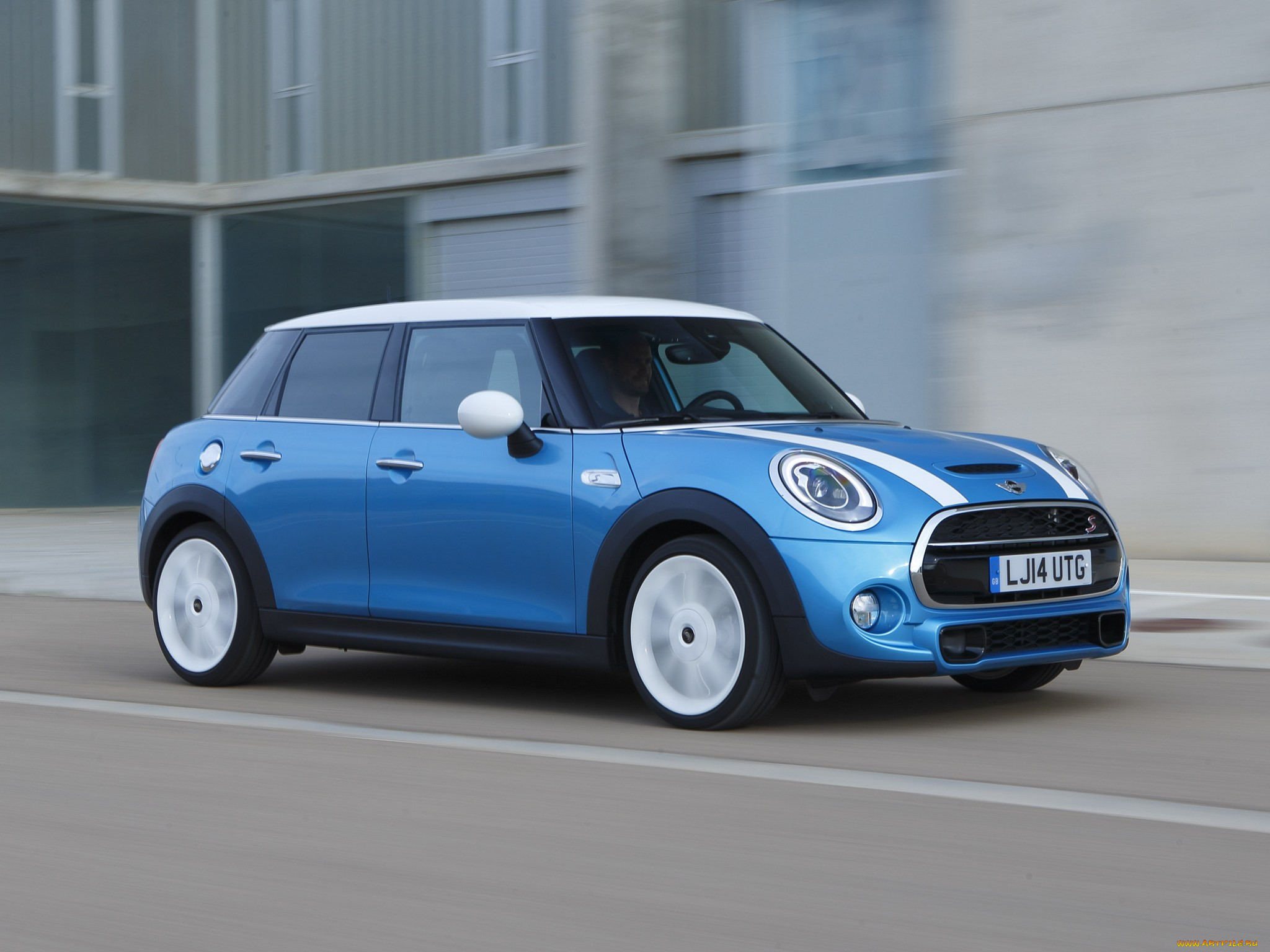 Самый хороший мини. Mini Cooper s 5 Door. Mini Hatch 2013. Mini Hatch Cooper 2014. Мини Купер новый 5 дверей.